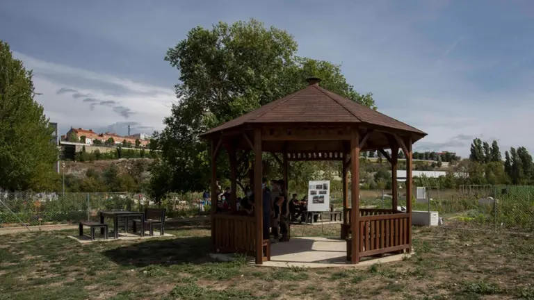 Cenador instalado en las huertas de Echavacoiz AYUNTAMIENTO DE PAMPLONA