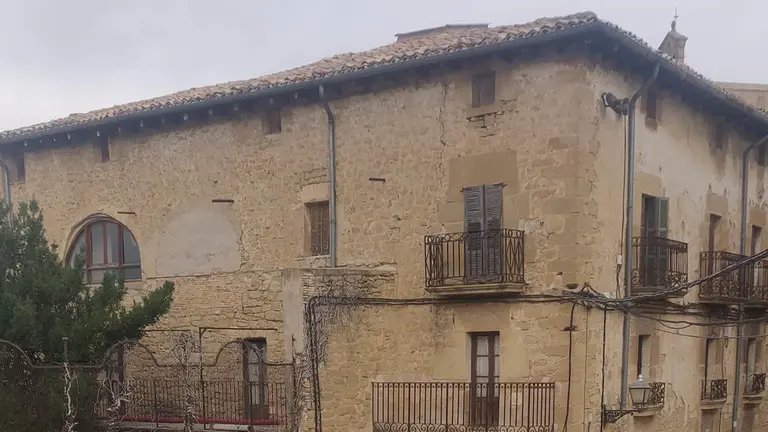 Vista del edificio municipal en el que se ejecutarán las obras de mejora en la cubierta. GOBIERNO DE NAVARRA