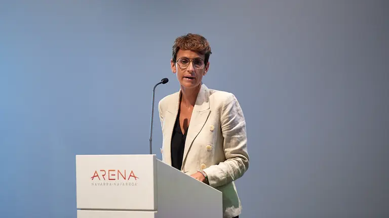 La presidenta del Gobierno de Navarra, María Chivite, y la consejera de Cultura y Deporte, Rebeca Esnaola, reciben a los y las deportistas navarras participantes tanto en los Juegos Olímpicos como en los Juegos Paralímpicos de Tokio 2020. MIGUEL OSÉS