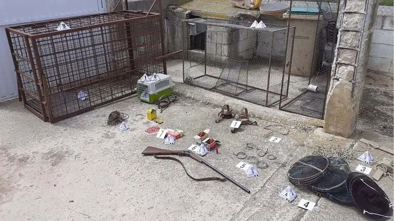 Materiales incautados de captura ilegal de fauna - GOBIERNO DE NAVARRA