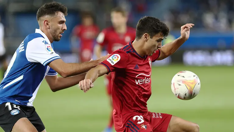 Partido entre Alavés y Osasuna disputado en Mendizorroza correspondiente a la quinta jornada de Liga. C.A. OSASUNA