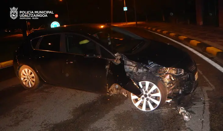 Accidente de tráfico en la calle Irunlarrea. POLICÍA FORAL