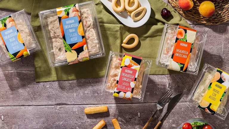 Ensaladillas y patatas con alioli. MERCADONA