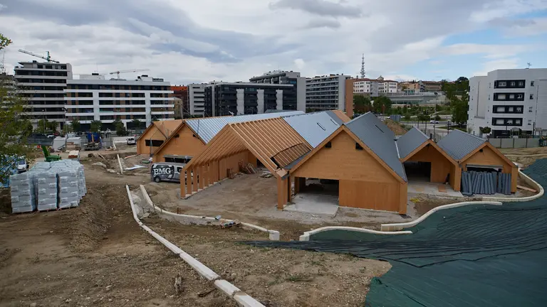 La comisi&oacute;n de Asuntos Ciudadanos del Ayuntamiento visita las obras de construcci&oacute;n de la futura escuela infantil de Lezkairu. MIGUEL OS&Eacute;S