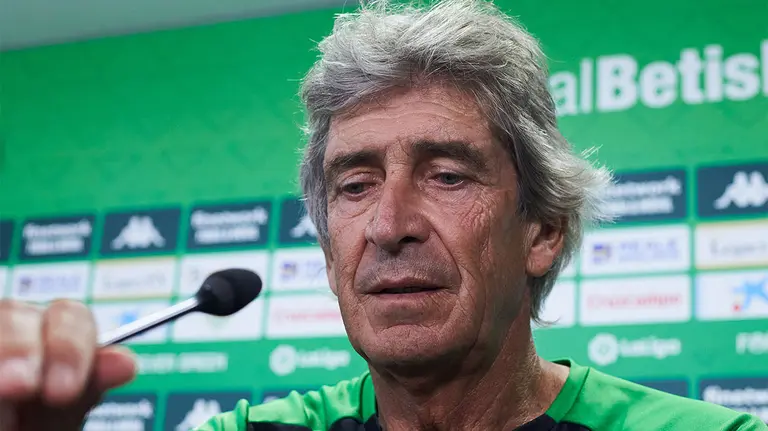 Manuel Pellegrini en rueda de prensa con el Real Betis.
AFP7 /  Europa Press.