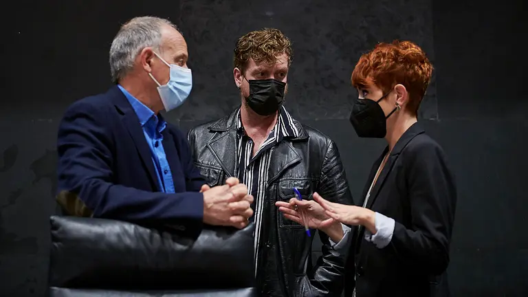 De izquierda a derecha, Adolfo Araiz, Maiorga Ramírez y Bakartxo Ruiz, de EH Bildu. PABLO LASAOSA