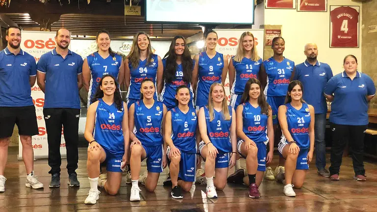 Equipo FNB Ardoi en su presentación para la temporada 2021-22. @FNBArdoi