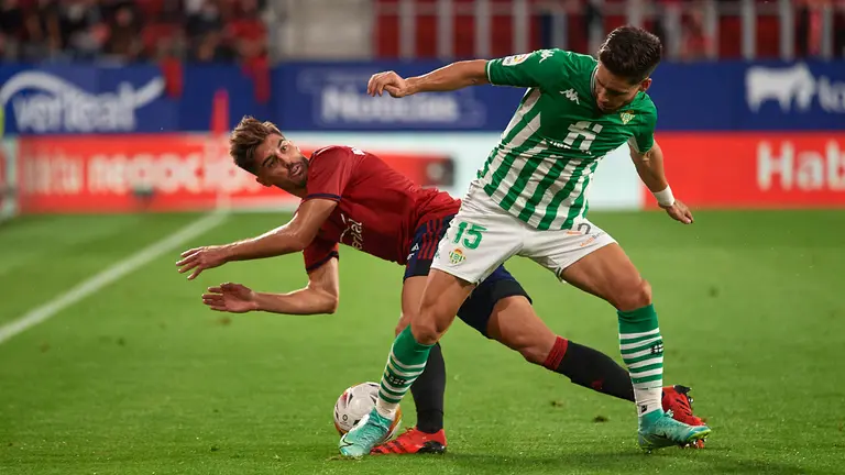 Partido entre Osasuna y Betis correspondiente a la jornada número 6 de la Liga disputado en el estadio de El Sadar de Pamplona. MIGUEL OSÉS