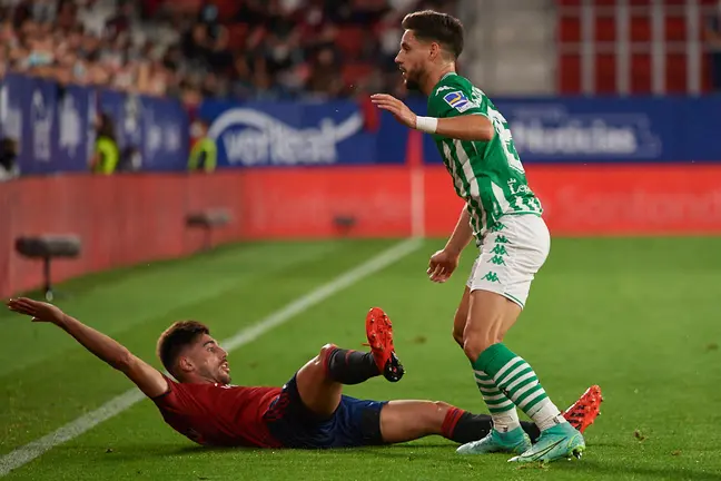 Partido entre Osasuna y Betis correspondiente a la jornada número 6 de la Liga disputado en el estadio de El Sadar de Pamplona. MIGUEL OSÉS