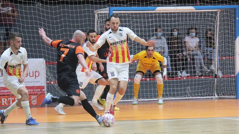 Partido amistoso Ribera Navarra - Santa Coloma en Tudela. @RiberaNavarraFS