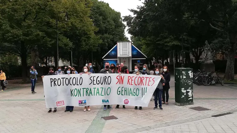 Concentración en contra del protocolo para el curso escolar 2021-2022. EUROPA PRESS