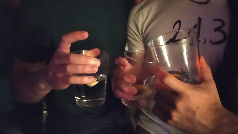 Los bares y discotecas de Pamplona vuelven a la vieja normalidad tras año y medio de cierres y restricciones.