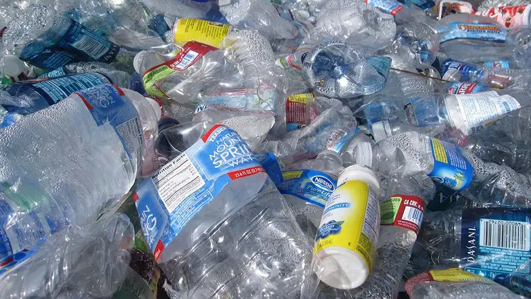 Envases de plástico. ARCHIVO