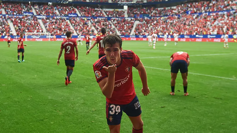 Partido entre Osasuna y el Rayo Vallecano correspondiente a la jornada número 8 disputado en el estadio de El Sadar de Pamplona. MIGUEL OSÉS