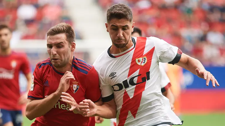 Partido entre Osasuna y el Rayo Vallecano correspondiente a la jornada número 8 disputado en el estadio de El Sadar de Pamplona. MIGUEL OSÉS