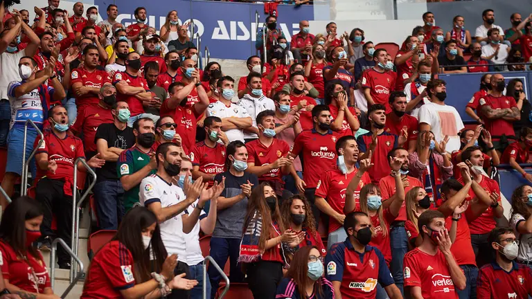 Partido entre Osasuna y el Rayo Vallecano correspondiente a la jornada número 8 disputado en el estadio de El Sadar de Pamplona. MIGUEL OSÉS