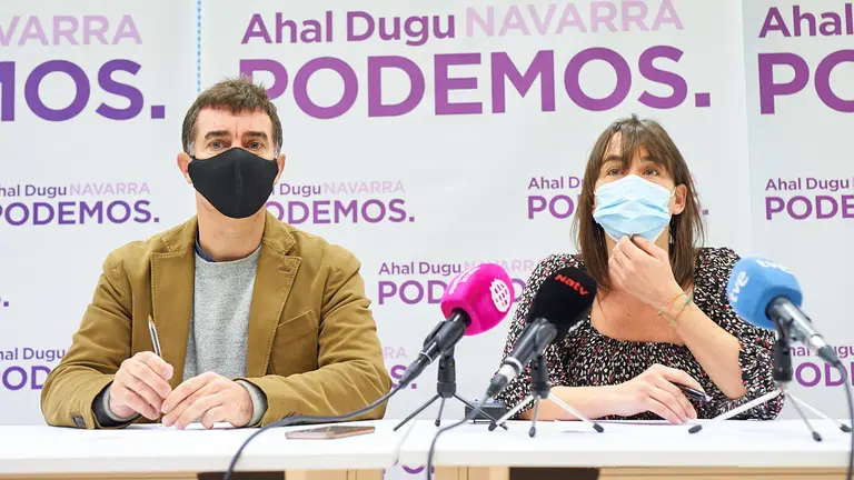 Rueda de prensa de la coordinadora autonómica de Podemos Navarra, Begoña Alfaro y el consejero de Politicas Migratorias y Justicia, Eduardo Santos, sobre los "hitos" de la gestion de la formacion morada como partido de Gobierno y sus planes de futuro. MIGUEL OSÉS