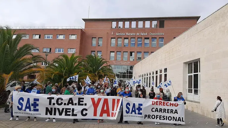 Técnicos sanitarios se vuelven a concentrar para reclamar la carrera profesional. SAE