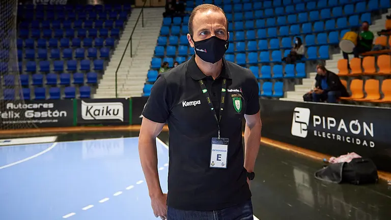 El Helvetia Anaitasuna se enfrenta al Huesca en Pamplona. PABLO LASAOSA