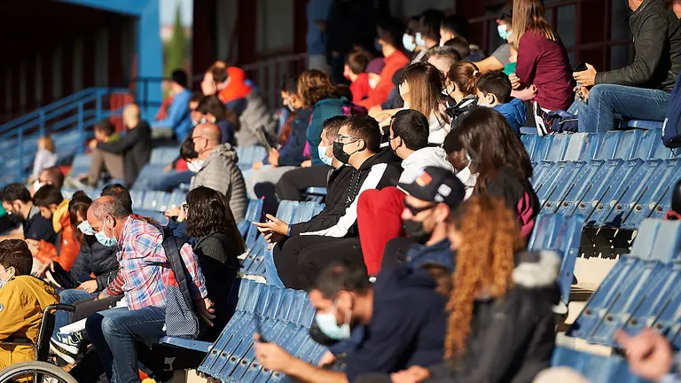 Osasuna se entrena en las instalaciones de Tajonar con afición por primera vez desde que comenzó la crisis del coronavirus. PABLO LASAOSA