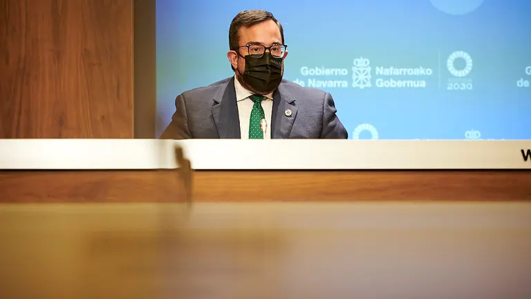 Javier Remíre y Carlos Gimeno comparecen en rueda de prensa tras la sesión de Gobierno. PABLO LASAOSA