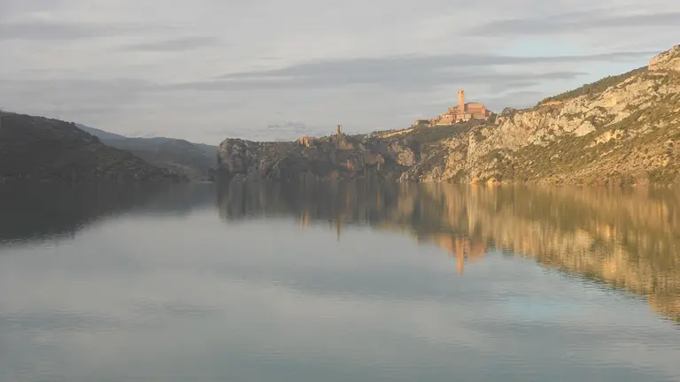 Imagen de archivo del embalse El Grado en Huesca.