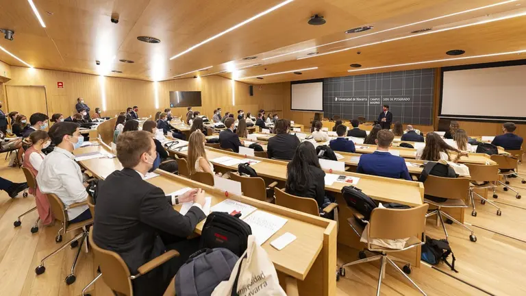 Alumnos de máster de la Facultad de Derecho, en el campus de posgrado de Madrid de la Universidad de Navarra - UNIVERSIDAD DE NAVARRA