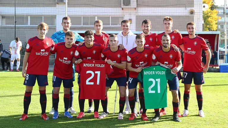 Los jugadores del Promesas se han acordado de Ander Yoldi que sufre una grave lesión. CA. Osasuna.