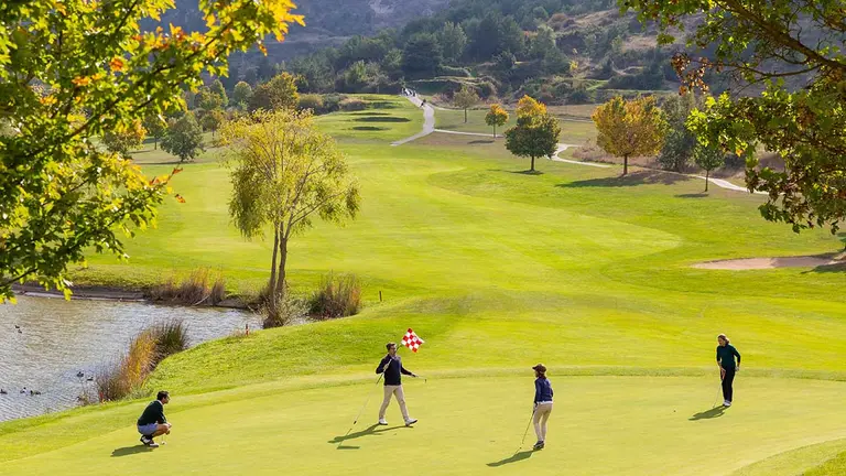 Niños Contra el Cáncer recauda más de 18.000 euros en su torneo anual de Golf solidario. CLÍNICA UNIVERSIDAD DE NAVARRA