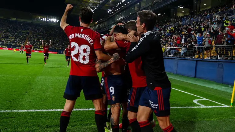 Partido de la jornada 9 de LaLiga entre Villarrreal y Osasuna con victoria 1-2 para los rojillos. CA OSASUNA