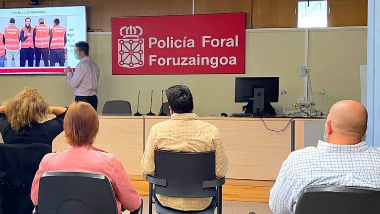 Policía Foral imparte formación sobre radicalización terrorista. POLICÍA FORAL
