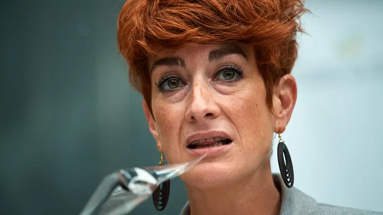 La portavoz de Eh Bildu, Bakartxo Ruiz, durante la rueda de prensa posterior a la mesa y junta de portavoces. MIGUEL OSÉS