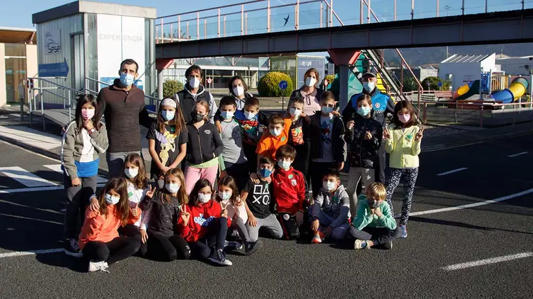 Alumnos del Colegio Público de Buztintxuri, en el Parque Polo. VOLKSWAGEN NAVARRA
