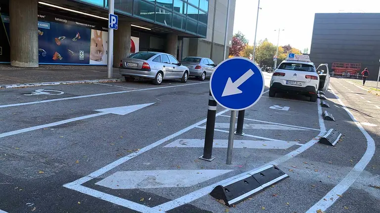 La calle de la plaza de Baluarte permite ya circular desde Yanguas y Miranda hasta la avenida del Ejército.