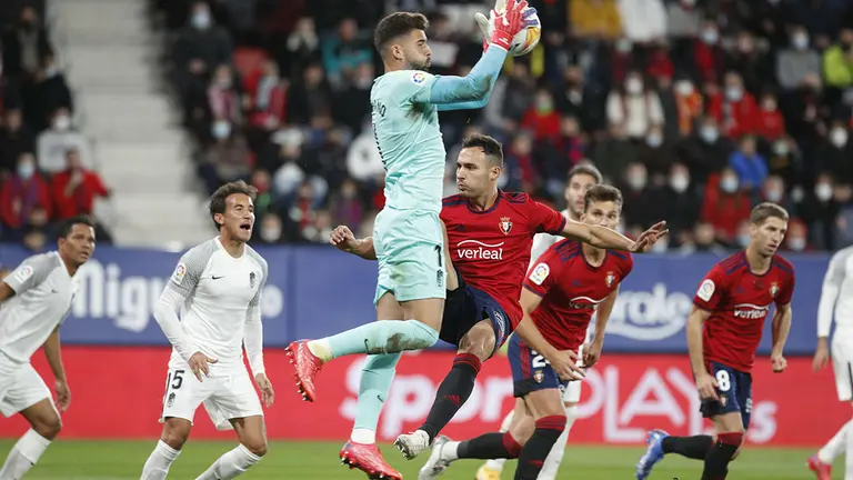 Osasuna se enfrenta al Granada en El Sadar en el primer partido de la décima jornada de La Liga. C.A. OSASUNA