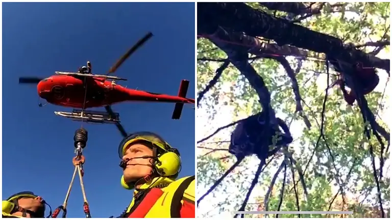 Un momento del rescate del parapentista accidentado por parte de los bomberos de Navarra.