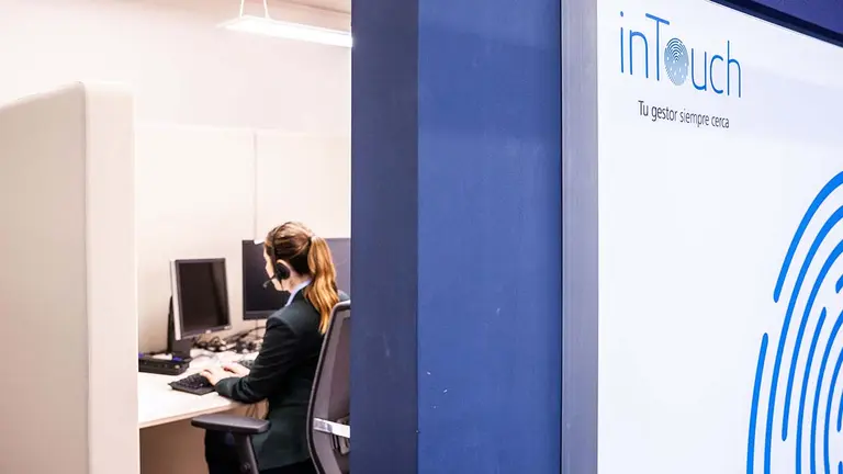 CaixaBank prevé contar en 2022 con 42 gestores inTouch en Navarra. CAIXABANK