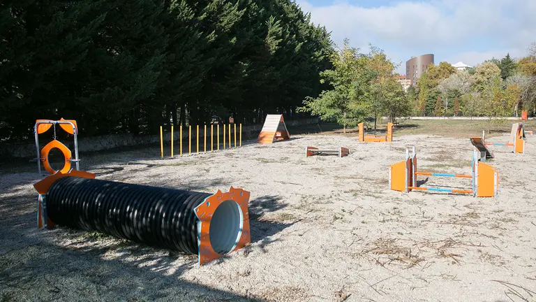 Nuevo espacio agility para perros ubicado en Trinitarios. AYUNTAMIENTO DE PAMPLONA