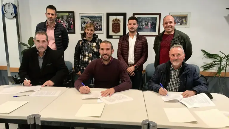 Fundación Caja Navarra, Ayuntamiento de Berriozar y la Asociación San Esteban suman esfuerzos por las personas mayores de esta localidad. CEDIDA