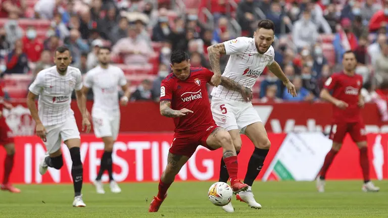 Osasuna se enfrenta al Sevilla en el partido de LaLiga de la jornada 12 en el estadio Sánchez Pizjuán. TWITTER OSASUNA