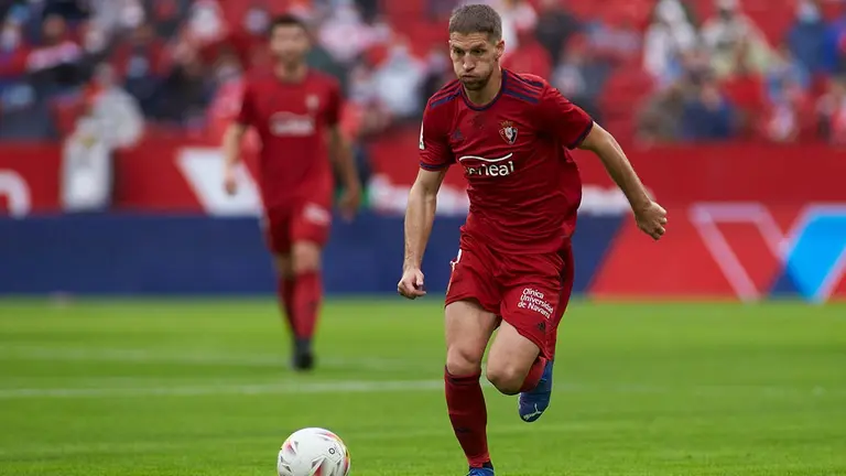 Darko Brasanac of Osasuna in action during the spanish league, La Liga Santander, football match played between Sevilla FC and CA Osasuna at Ramon Sanchez-Pizjuan stadium on October 30, 2021, in Sevilla, Spain.
Joaquin Corchero / AFP7 / Europa Press
30/10/2021 ONLY FOR USE IN SPAIN