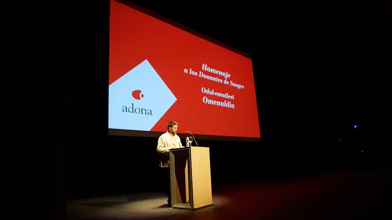 Acto de homenaje de ADONA a los donantes de sangre de Navarra. MIGUEL OSÉS