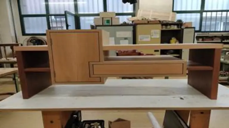 La mesa 'intersec' de Beatriz Arteche, premiada en el concurso de FSC para promover el consumo de madera sostenible. CEDIDA