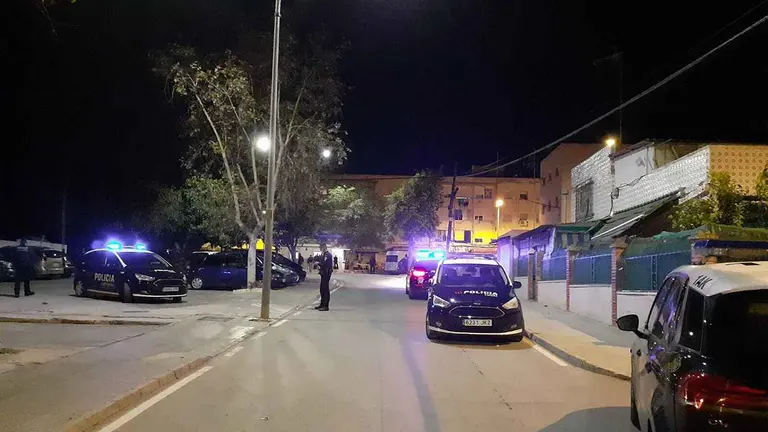 Imagen del despliegue policial en el barrio de Las Seiscientas en Cartagena.