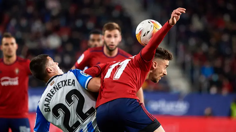 Partido entre Osasuna y Real Sociedad correspondiente a la jornada número 13 disputado en el estadio de El Sadar. MIGUEL OSÉS