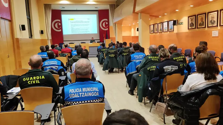 Guardia Civil forma a policías locales sobre violencia machista y yihadismo. GUARDIA CIVIL
