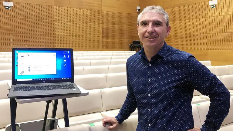 Antonio Liberal, afectado de Parkinson, nombrado Ingeniero de Telecomunicación del Año. COCEMFE