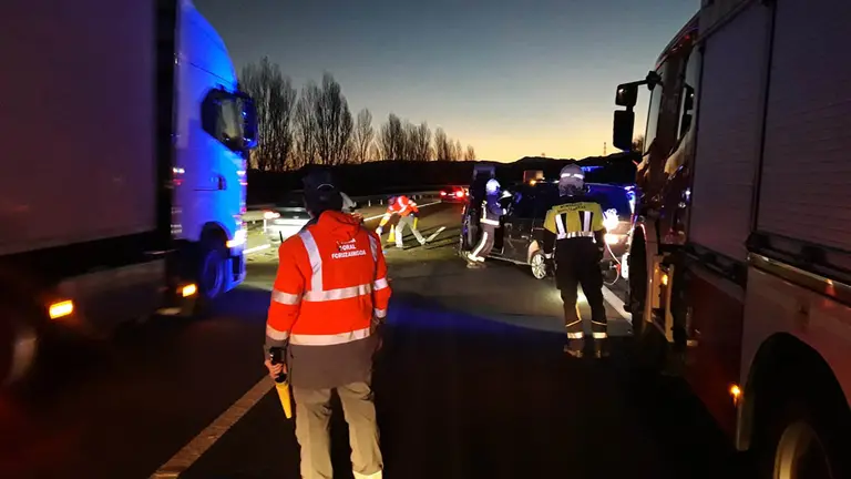 Accidente múltiple en Zizur. POLICÍA FORAL