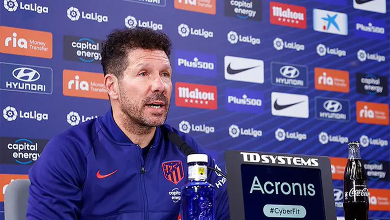 El entrenador argentino Diego Simeone en una rueda de prensa. @Atleti