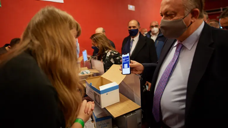 La presidenta de Navarra, María Chivite, asiste al acto de celebración del 40º aniversario de la Confederación Empresarial Navarra (CEN). MIGUEL OSÉS